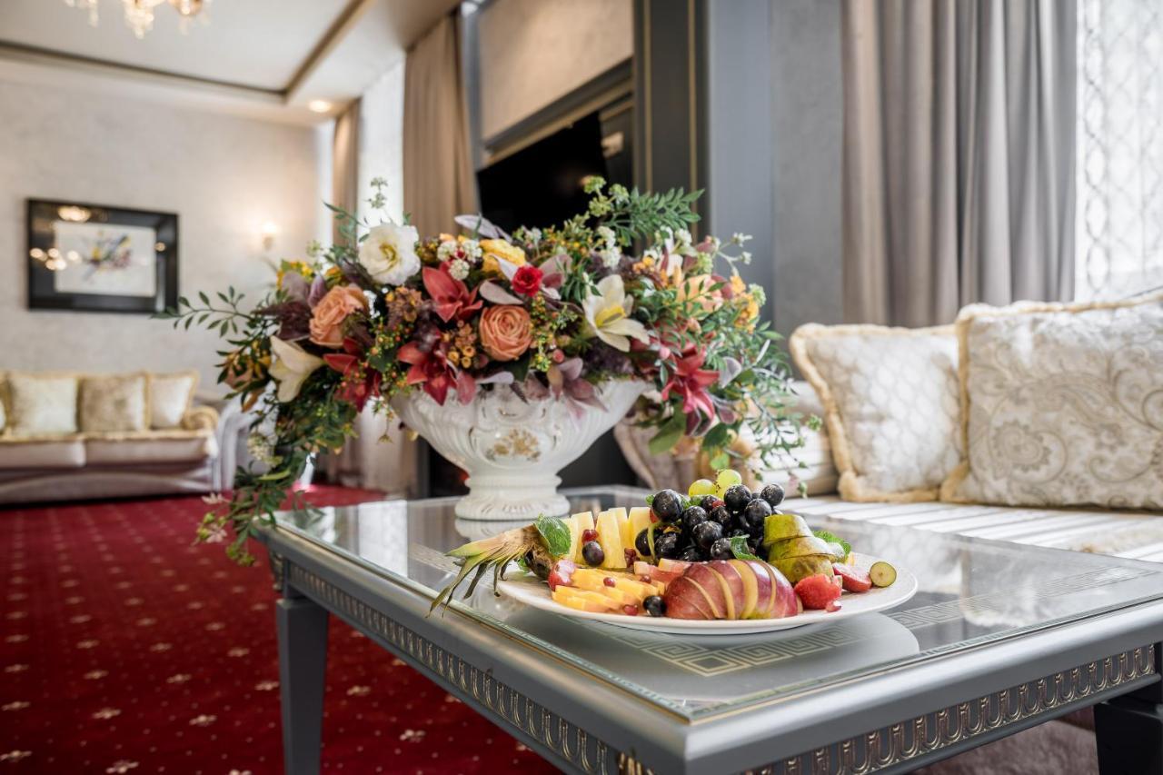 Imperial Palace Hotel Minsk Eksteriør billede